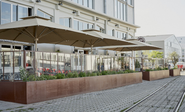 Terrasse Bordeaux Bassins à Flot Café maritime