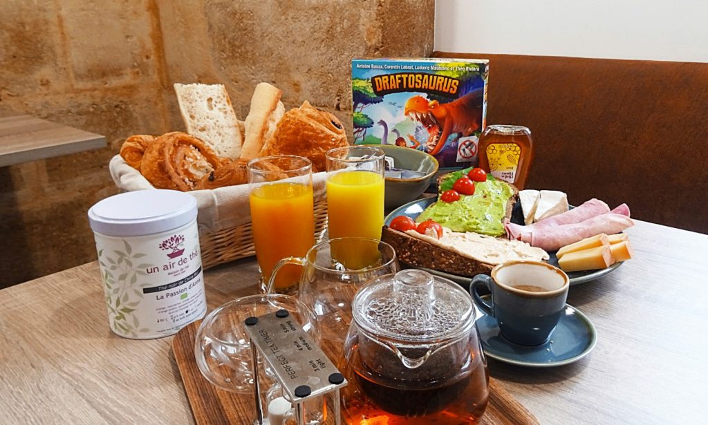 Brunch café ludique bar à jeux bordeaux
